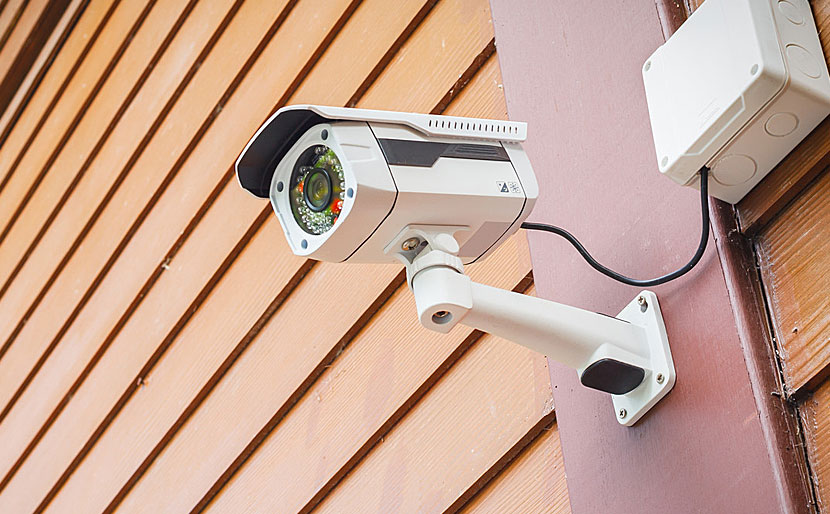 Câmeras profissionais focadas em realizar o monitoramento de uma residência
